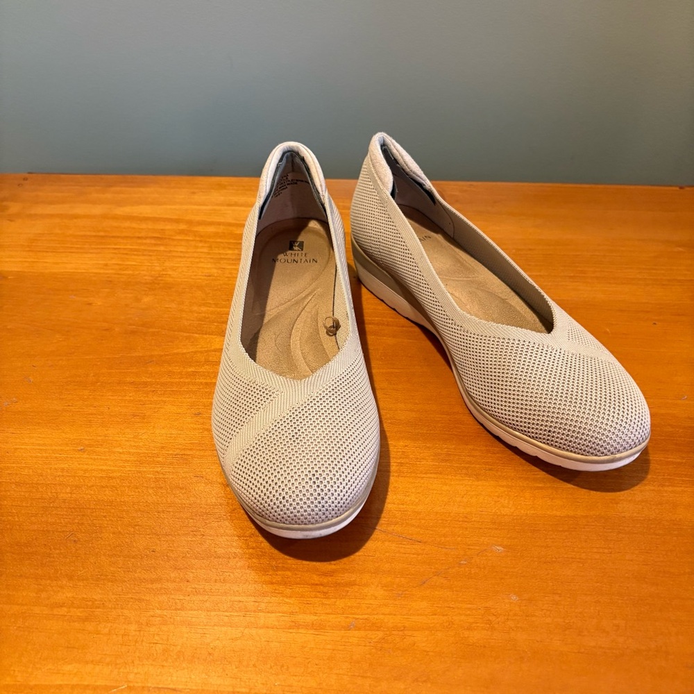 Naturalizer Women's Cream Wedge Shoes